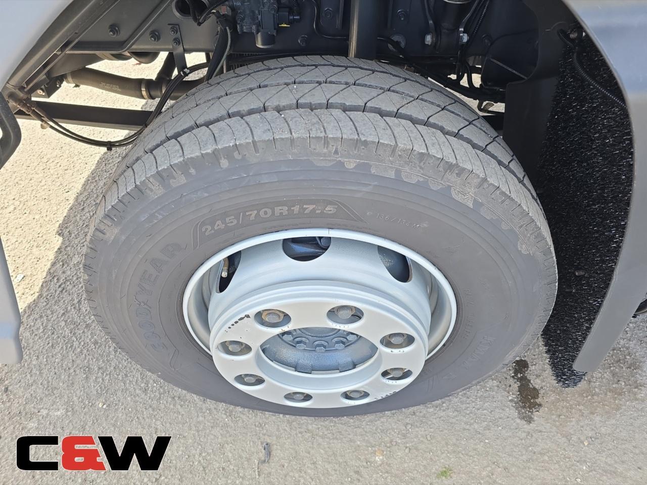 Vehicle image 31